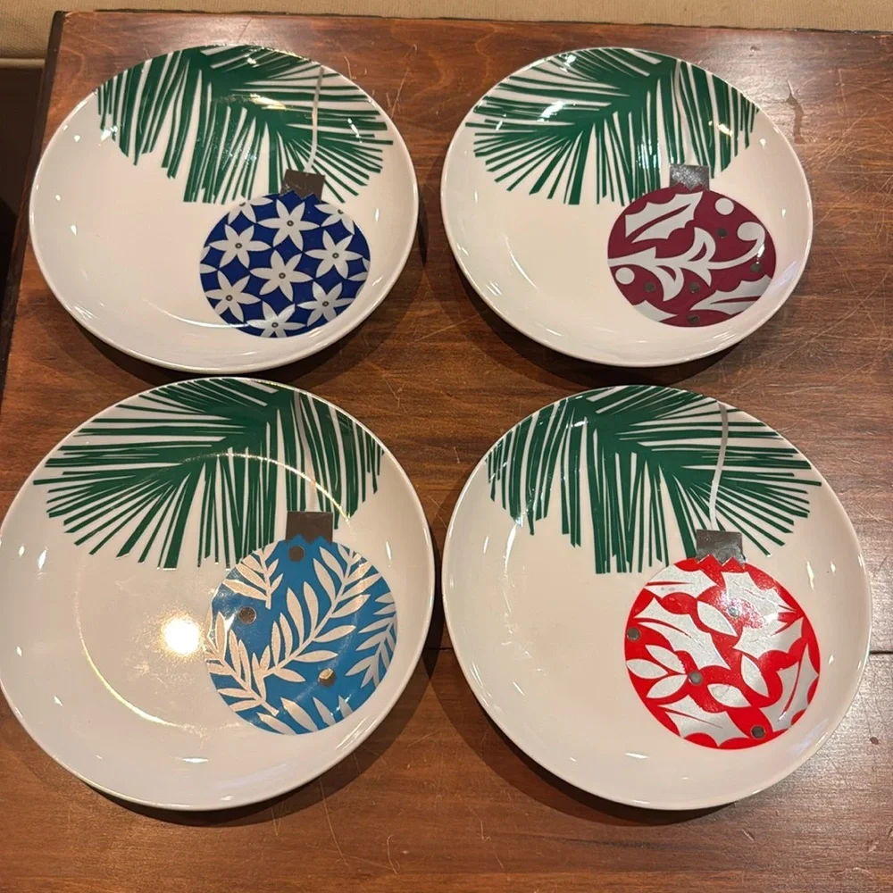 NEW Crate&Barrel Ornaments Christmas 6” Plates Set of 4 Appetizer Dessert EXC